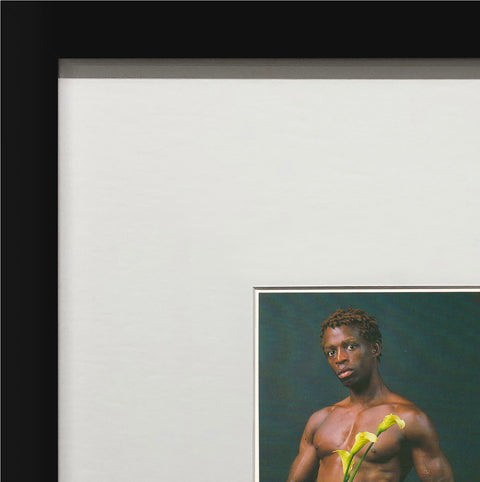 ROBERT MAPPLETHORPE Dennis Speight with Calla Lilies, 1993