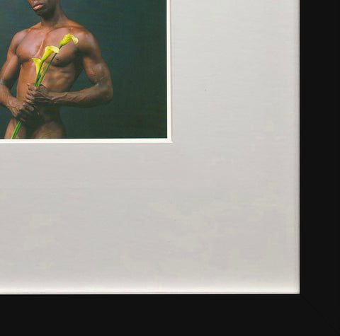 ROBERT MAPPLETHORPE Dennis Speight with Calla Lilies, 1993