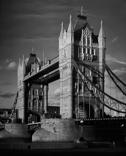 R VON GOTZ Tower Bridge, London, 2000