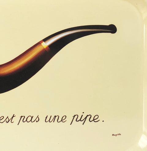Rene Magritte La Trahison Des Images (Lg)